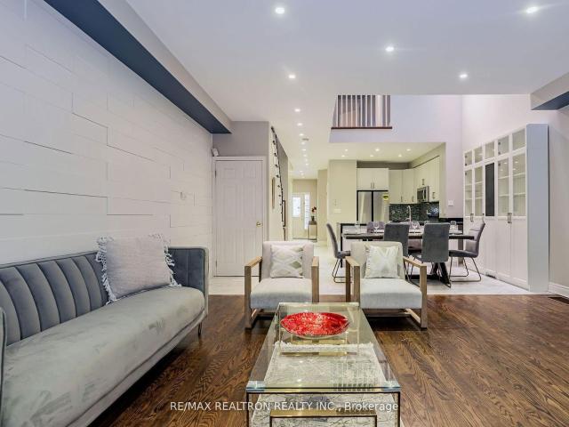 Townhouse for sale in Woburn, Ontario