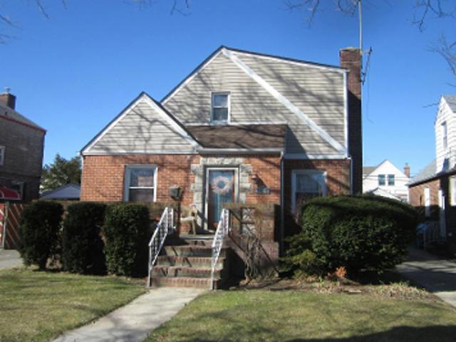 House for sale in Queens, Arverne