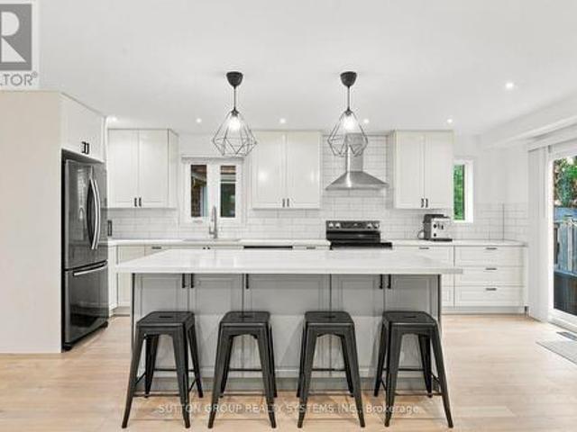 House for sale in Oakville, Ontario