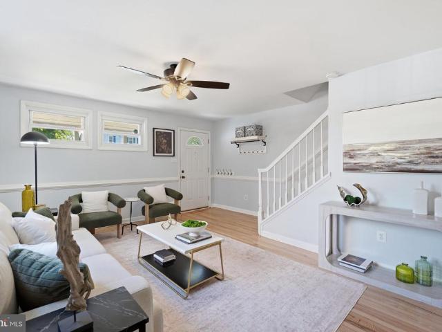 Townhouse for sale in Bucknell Manor, Belle Haven