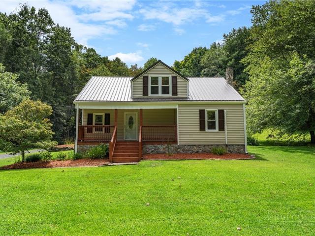 House for sale in Lansing, North Carolina