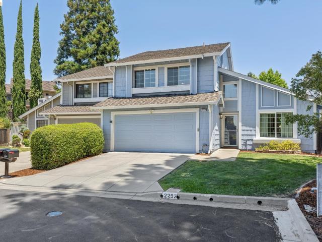 Townhouse for sale in Martinez, California