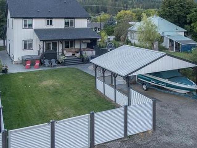 House for sale in Lumby, British Columbia
