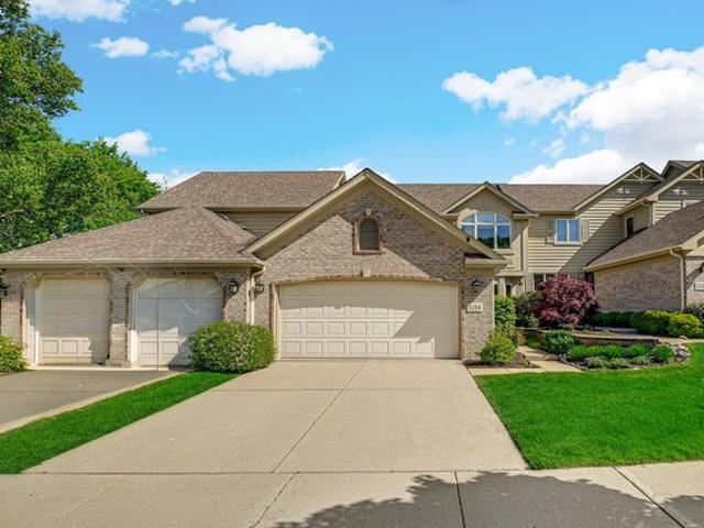 Townhouse for sale in Downers Grove, Illinois