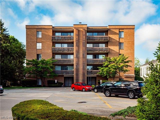 Condo for sale in Rocky River, Ohio