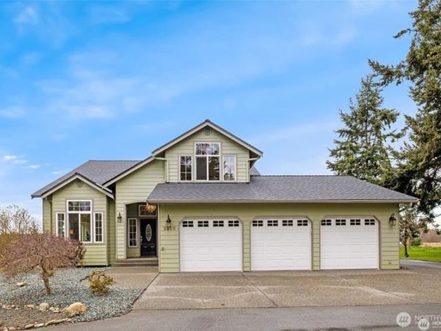 House for sale in Oak Harbor, Washington