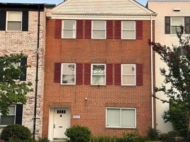 Townhouse for sale in Virginia