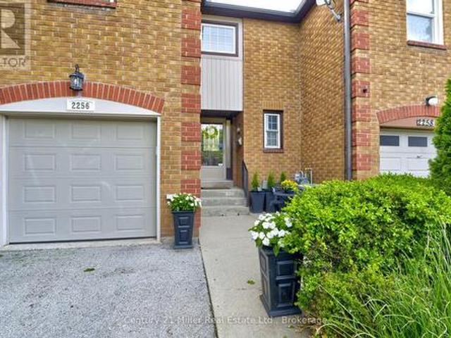 House for sale in Oakville, Ontario