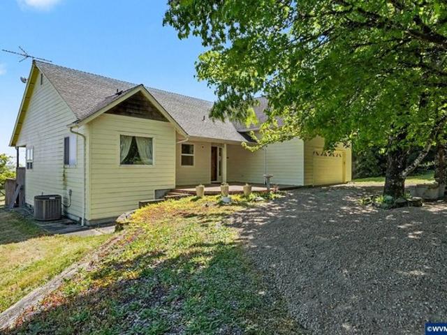 House for sale in Oregonia