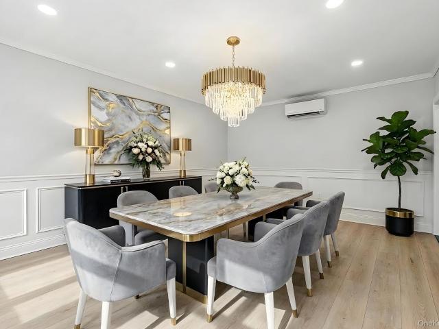 House for sale in The Bronx, Arverne