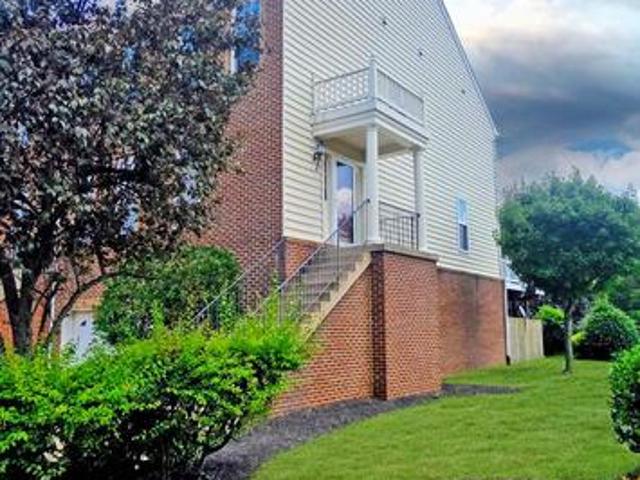 Townhouse for sale in Moorefield, Loudoun County
