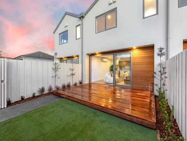 House for sale in Edgeware, Canterbury