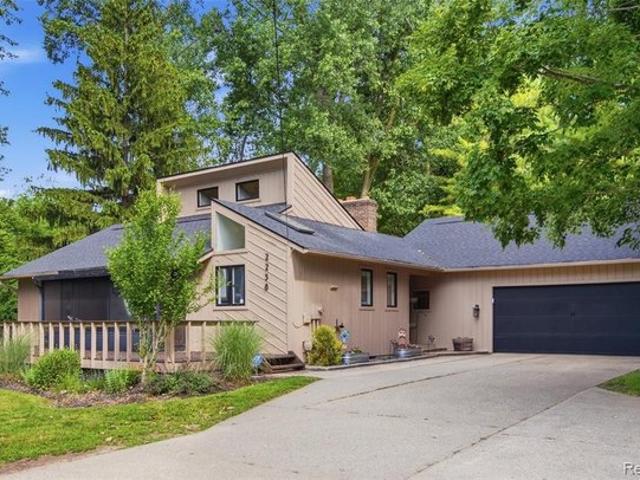 House for sale in Fenton, Michigan
