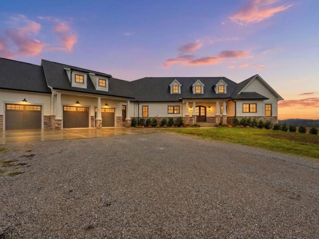 House for sale in Simpsonville, Kentucky