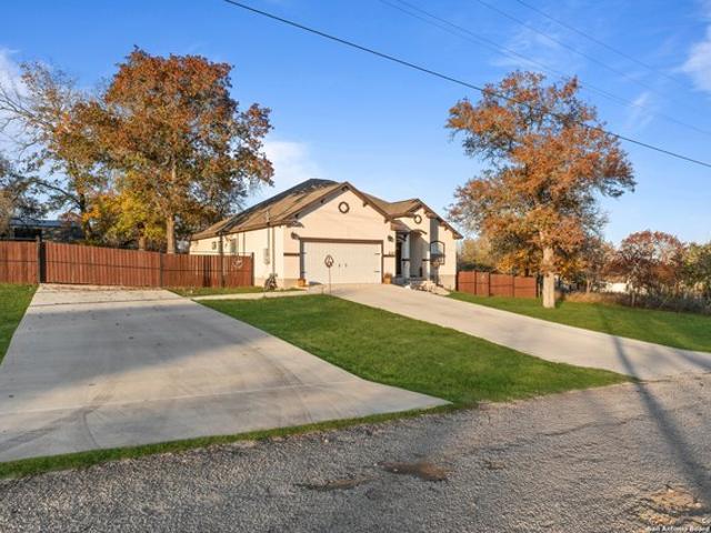 House for sale in Poteet, Texas