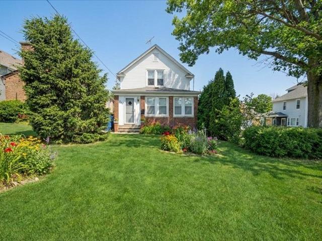House for sale in Highwood, Illinois