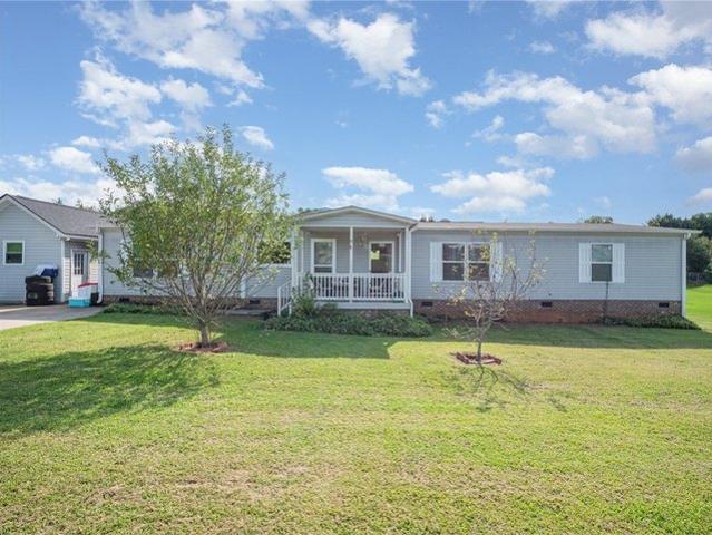House for sale in Campobello, South Carolina