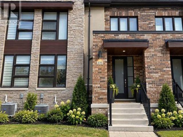 House for sale in Whitby, Golden Horseshoe