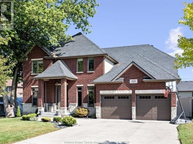 House for sale in Ontario