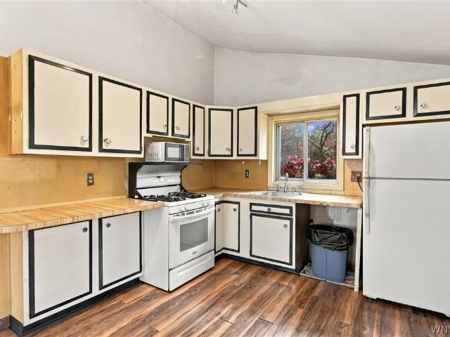 House for sale in West Falls, East Aurora