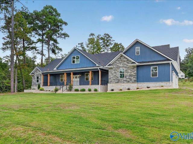 House for sale in Lakeview Shores, Scottsboro
