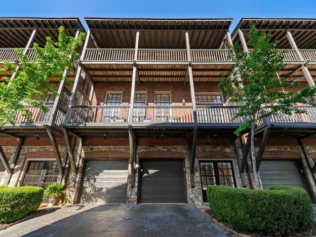 Townhouse for sale in Roswell, Georgia
