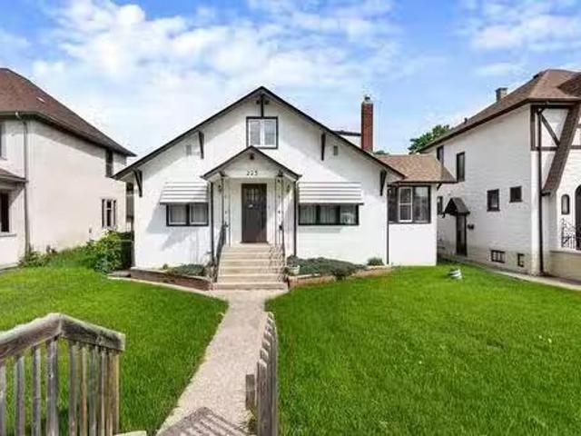 House for sale in East St. Paul, Manitoba