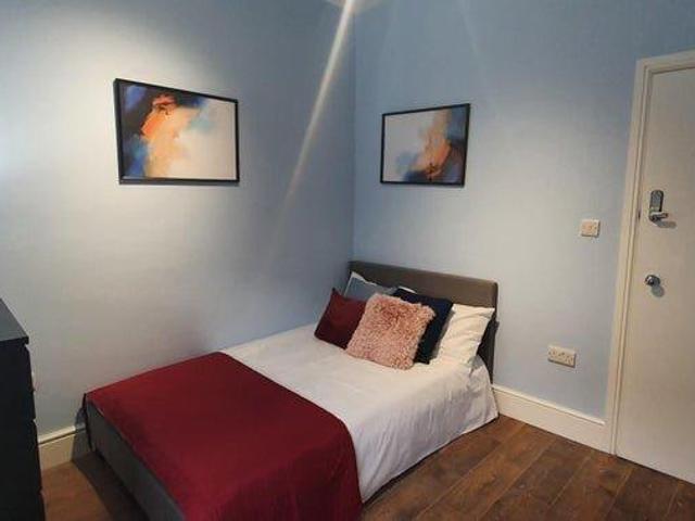 House for rent in Oldham Edge, Oldham