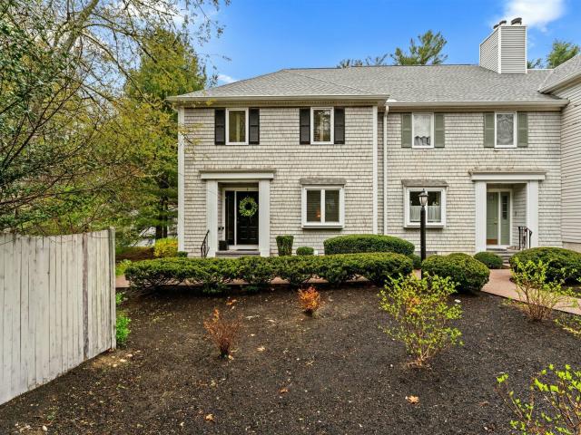 Townhouse for sale in Duxbury