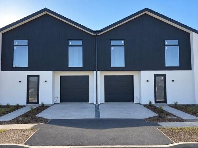 House for rent in Chaslands, Canterbury