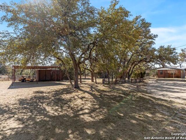 House for sale in Bandera