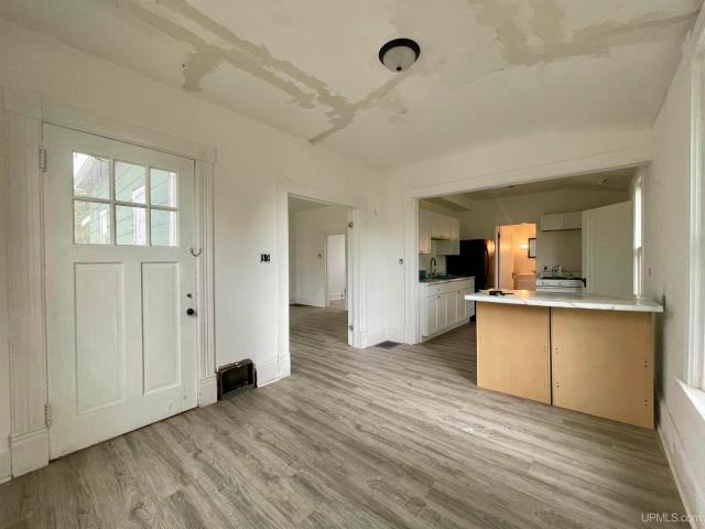 House for sale in Escanaba, Delta County