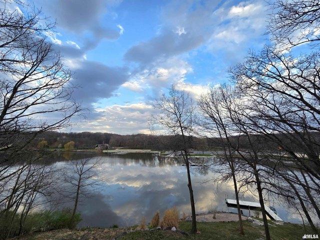 House for sale in Dahinda, Illinois