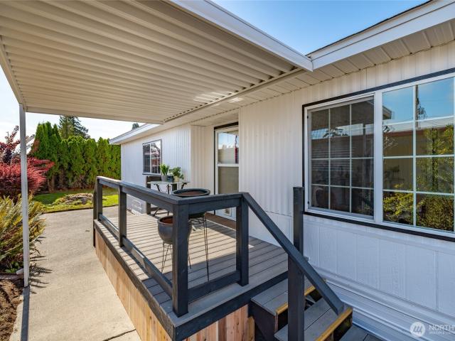 House for sale in Western Village Mobile Home Park, Oak Harbor