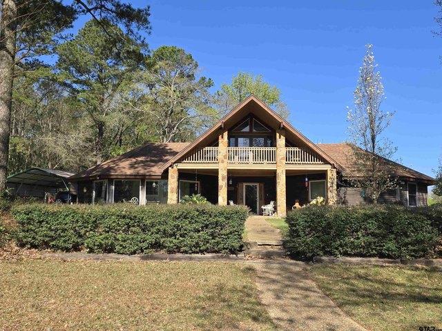 House for sale in Gilchrist, Texas