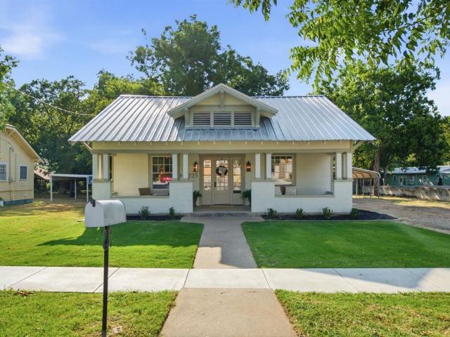 House for sale in De Leon, Texas