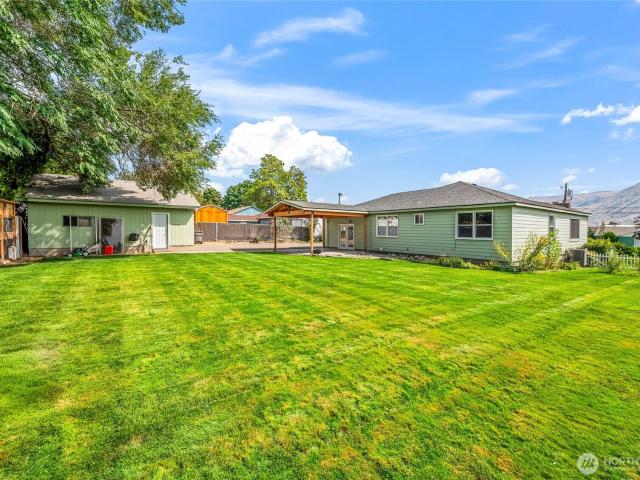 House for sale in East Wenatchee, Washington