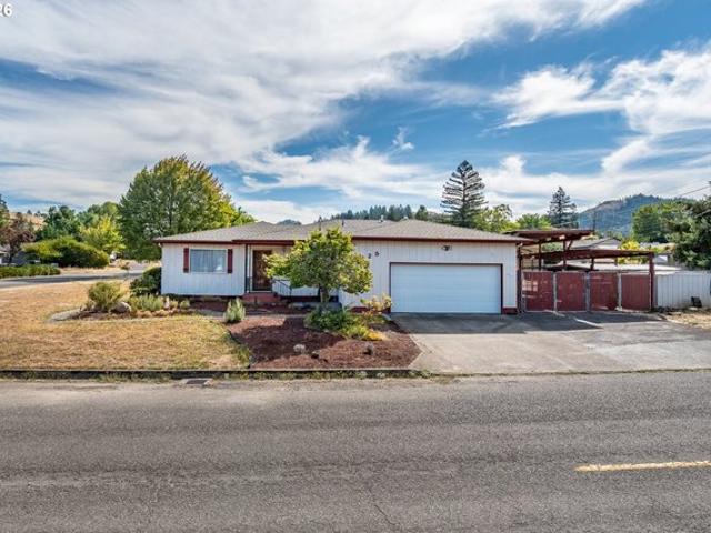 House for sale in Myrtle Creek, Douglas County