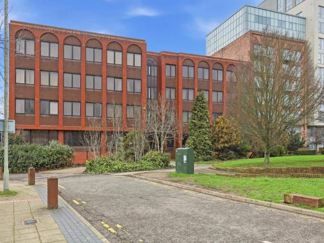 Apartment for rent in Elstree and Borehamwood, Borehamwood