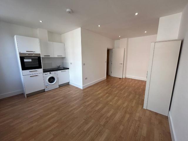 Studio for rent in Borehamwood, Hertsmere