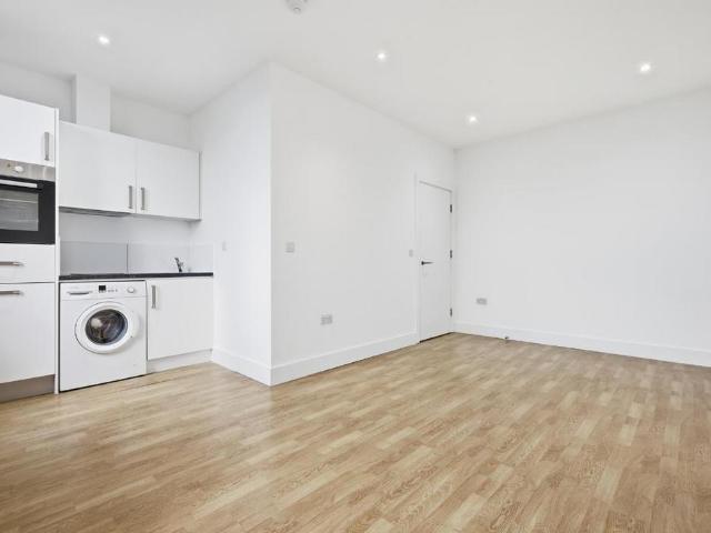 Apartment for rent in Elstree and Borehamwood, Borehamwood