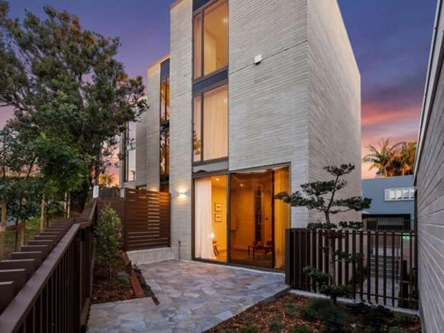 Townhouse for sale in Westmere