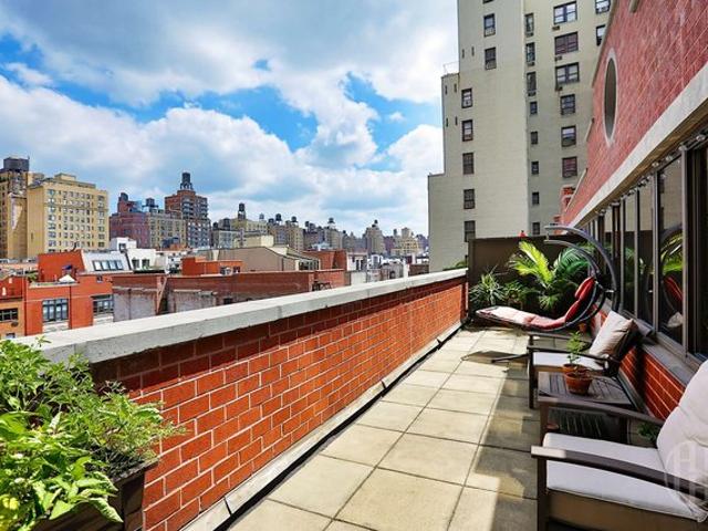 Condo for sale in Arverne, New York