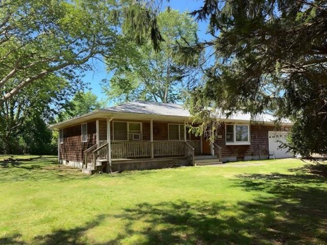 House for sale in Wainscott, New York