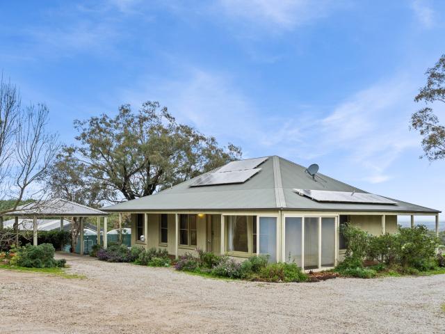 House for rent in Gisborne, Victoria