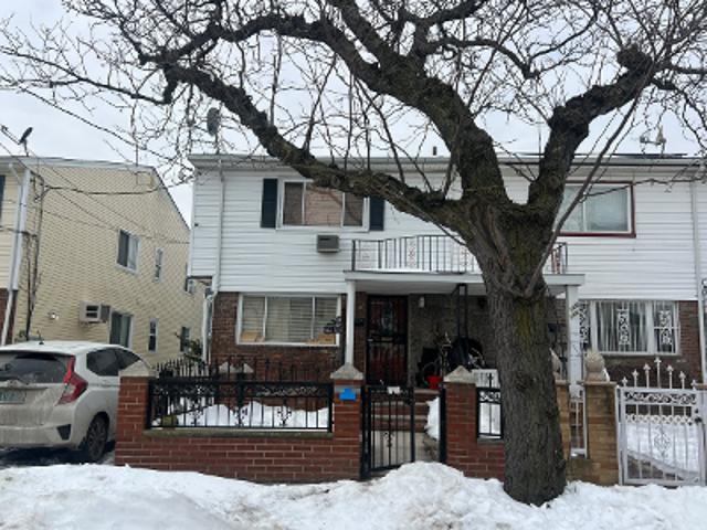 House for sale in Queens, Arverne