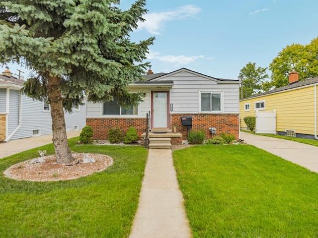 House for sale in Saint Clair Shores, Macomb County