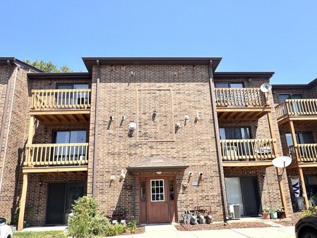Condo for sale in Lisle, Illinois