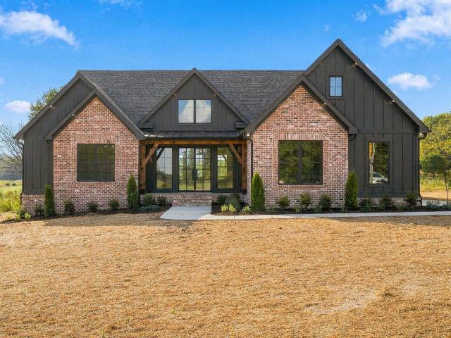 House for sale in Burns, Middle Tennessee