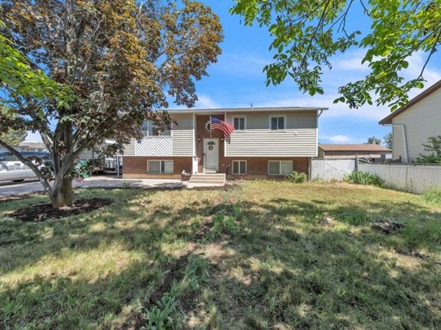 House for sale in Clearfield, Utah